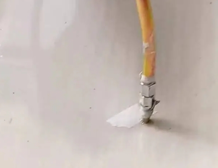 苍南瓷砖空鼓维修公司专业解答在瓷砖铺贴过程中，如果使用的砂料过粗（如全部使用了粗砂），可能会导致以下问题